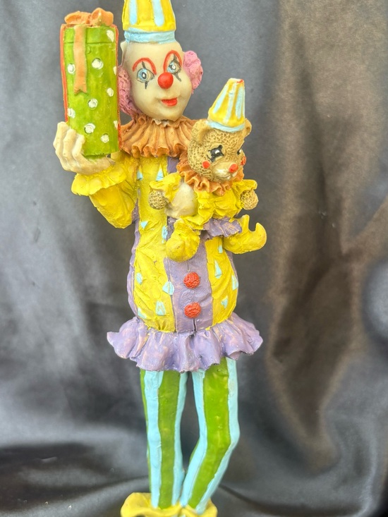 The Unbranded Brand Other - Vintage Circus Clown Figurine Holding Gift Box & Toy Bear Resin Collectible
